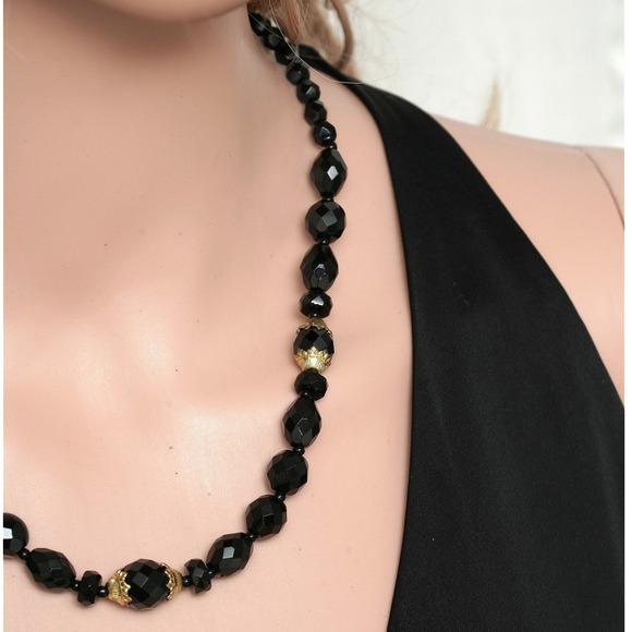 Vintage Style Black Faceted Bead Necklace Gold Filigree Accents Lobster Clasp - Picture 4 of 4